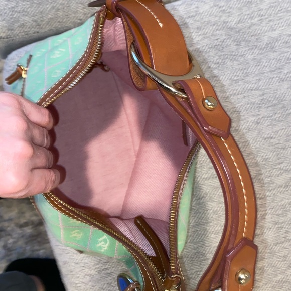 Dooney & Bourke shoulder bag - Picture 3 of 7